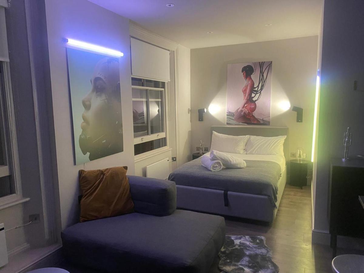Apartamento New Luxury Cyberpunk 1bed Studio Serviced Notting Hill Free Wifi & Netflix Location Perfect For Solo & Coupled Guests