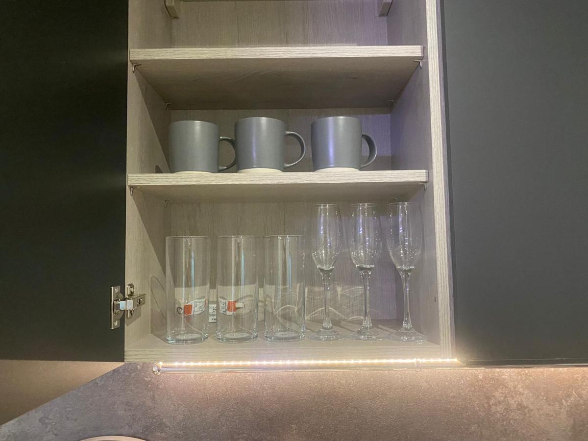 Apartamento New Luxury Cyberpunk 1bed Studio Serviced Notting Hill Free Wifi & Netflix Location Perfect For Solo & Coupled Guests Londres