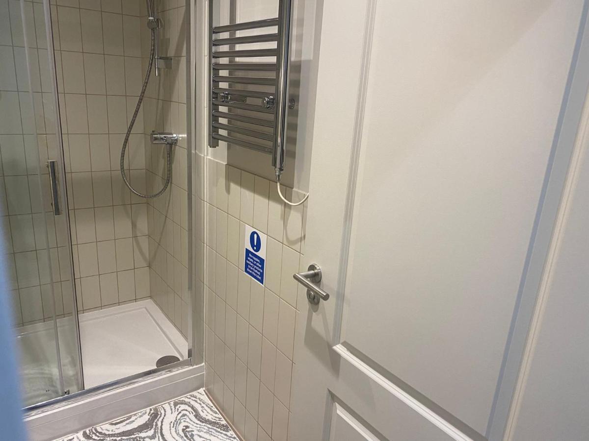 New Luxury Cyberpunk 1bed Studio Serviced Notting Hill Free Wifi & Netflix Location Perfect For Solo & Coupled Guests Apartamento *