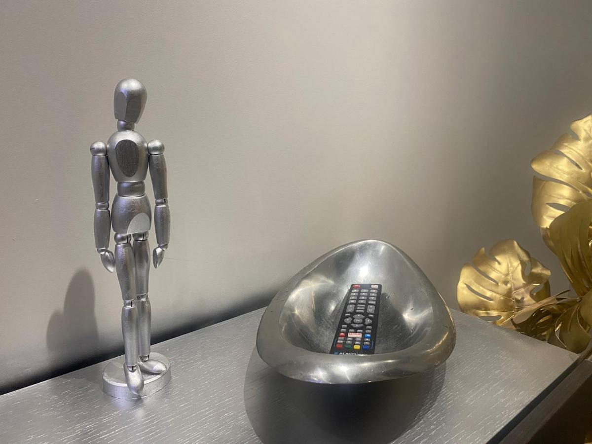 New Luxury Cyberpunk 1bed Studio Serviced Notting Hill Free Wifi & Netflix Location Perfect For Solo & Coupled Guests Londen