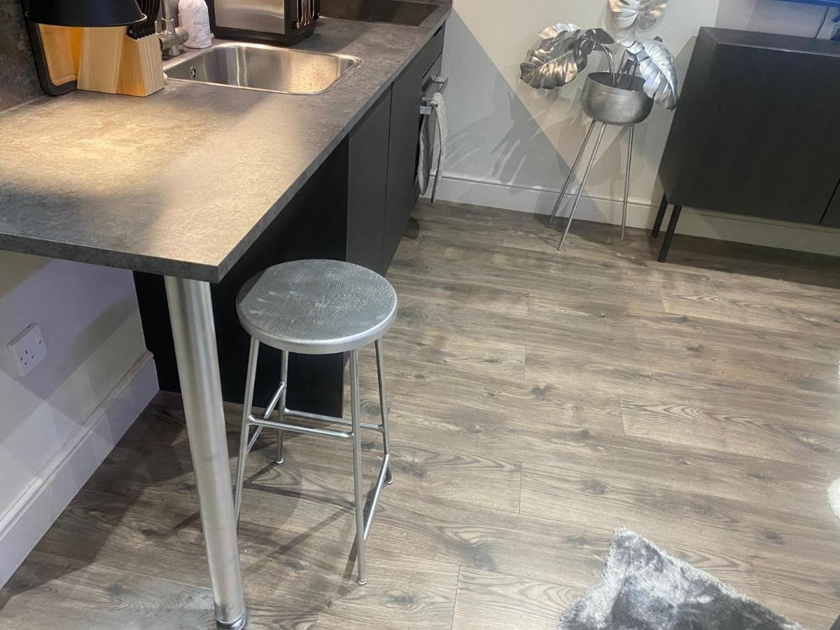 New Luxury Cyberpunk 1bed Studio Serviced Notting Hill Free Wifi & Netflix Location Perfect For Solo & Coupled Guests Appartement *